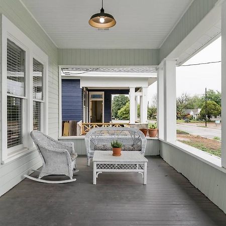 Restored 1930S Uptown Bungalow 2 Min. To Magnolia Waco Dış mekan fotoğraf