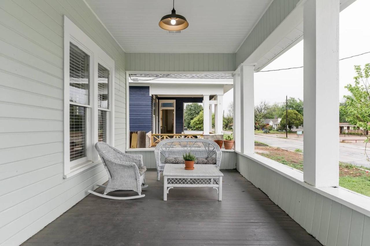 Restored 1930S Uptown Bungalow 2 Min. To Magnolia Waco Dış mekan fotoğraf