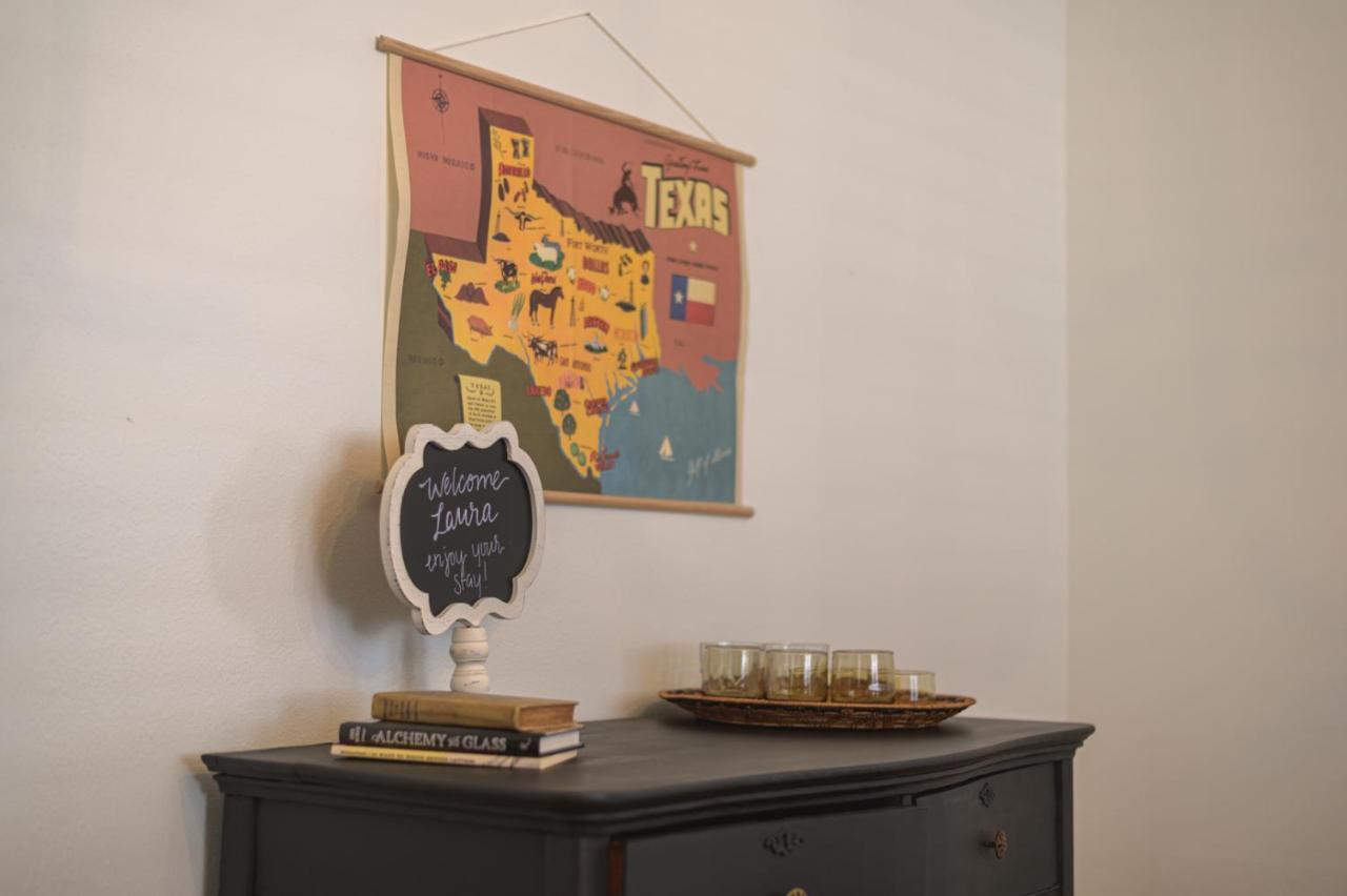 Restored 1930S Uptown Bungalow 2 Min. To Magnolia Waco Dış mekan fotoğraf