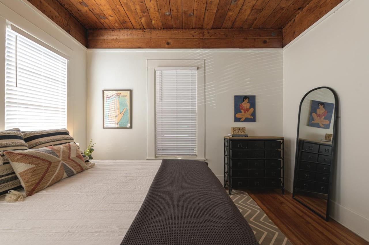 Restored 1930S Uptown Bungalow 2 Min. To Magnolia Waco Dış mekan fotoğraf